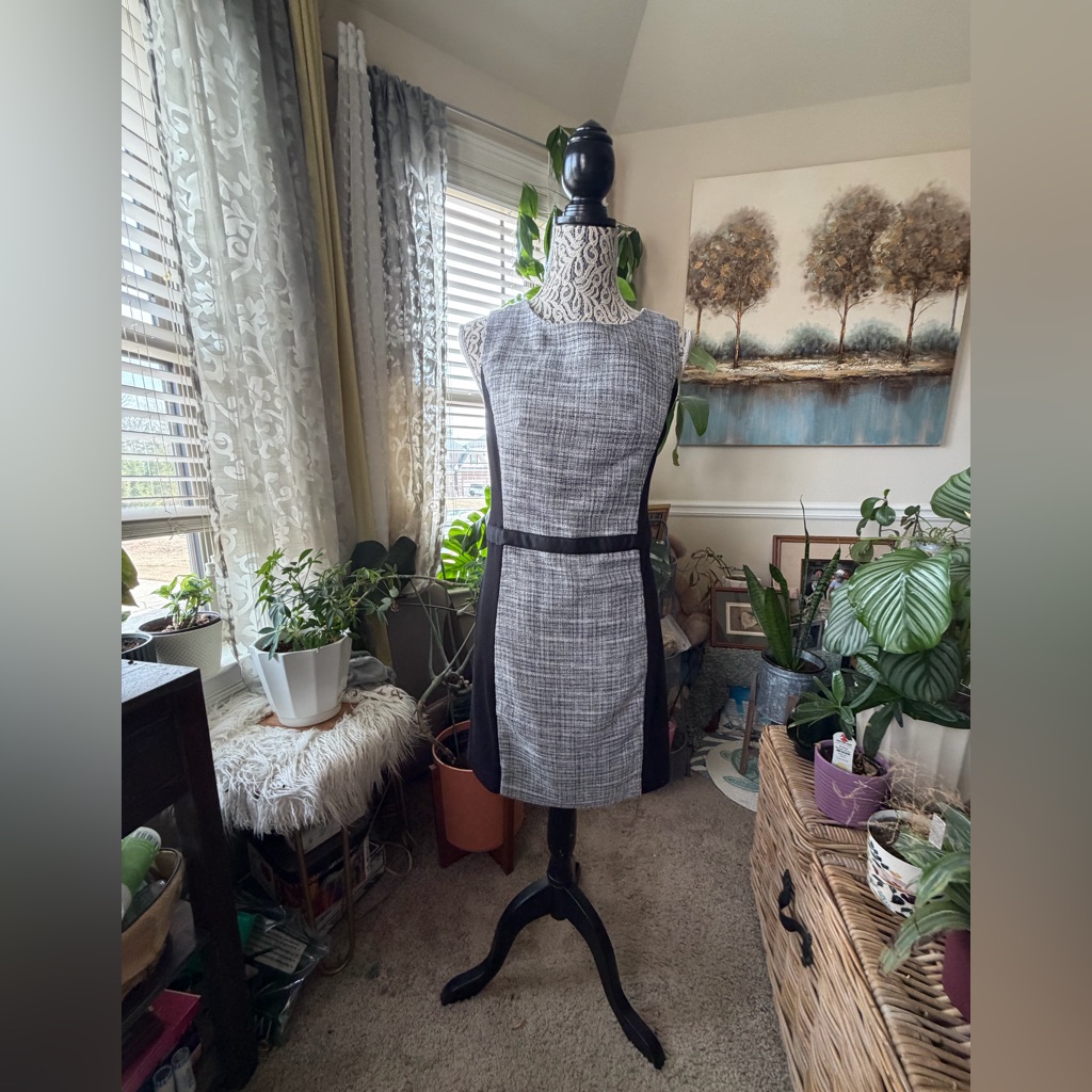 Euc Elle Women’s Black And Gray Sleeveless Dress